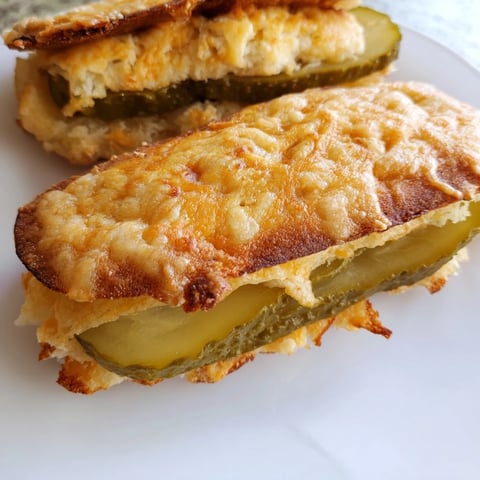 Crispy, melty Pickle Bread Sandwich with golden cheese and crunchy dill pickles, perfect lunch.